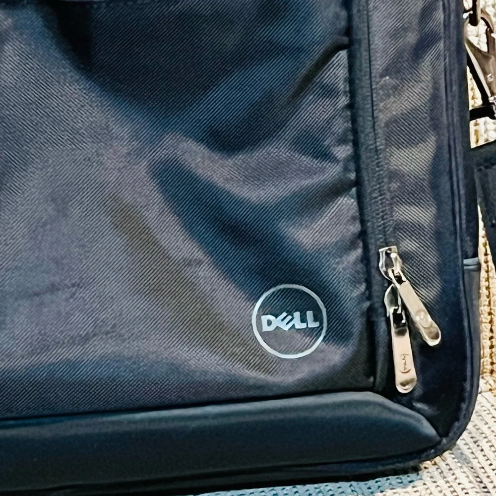 DELL laptop messenger bag in black